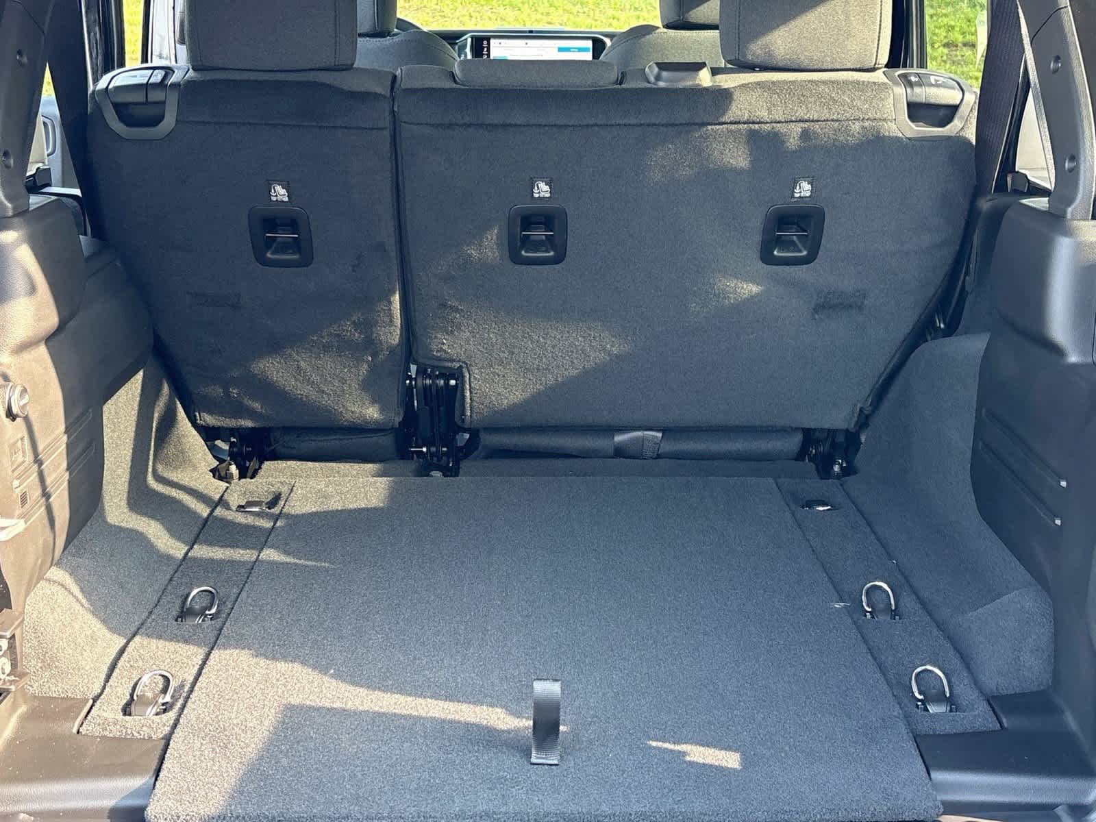 2027 Jeep Wrangler WRANGLER 4-DOOR SPORT S