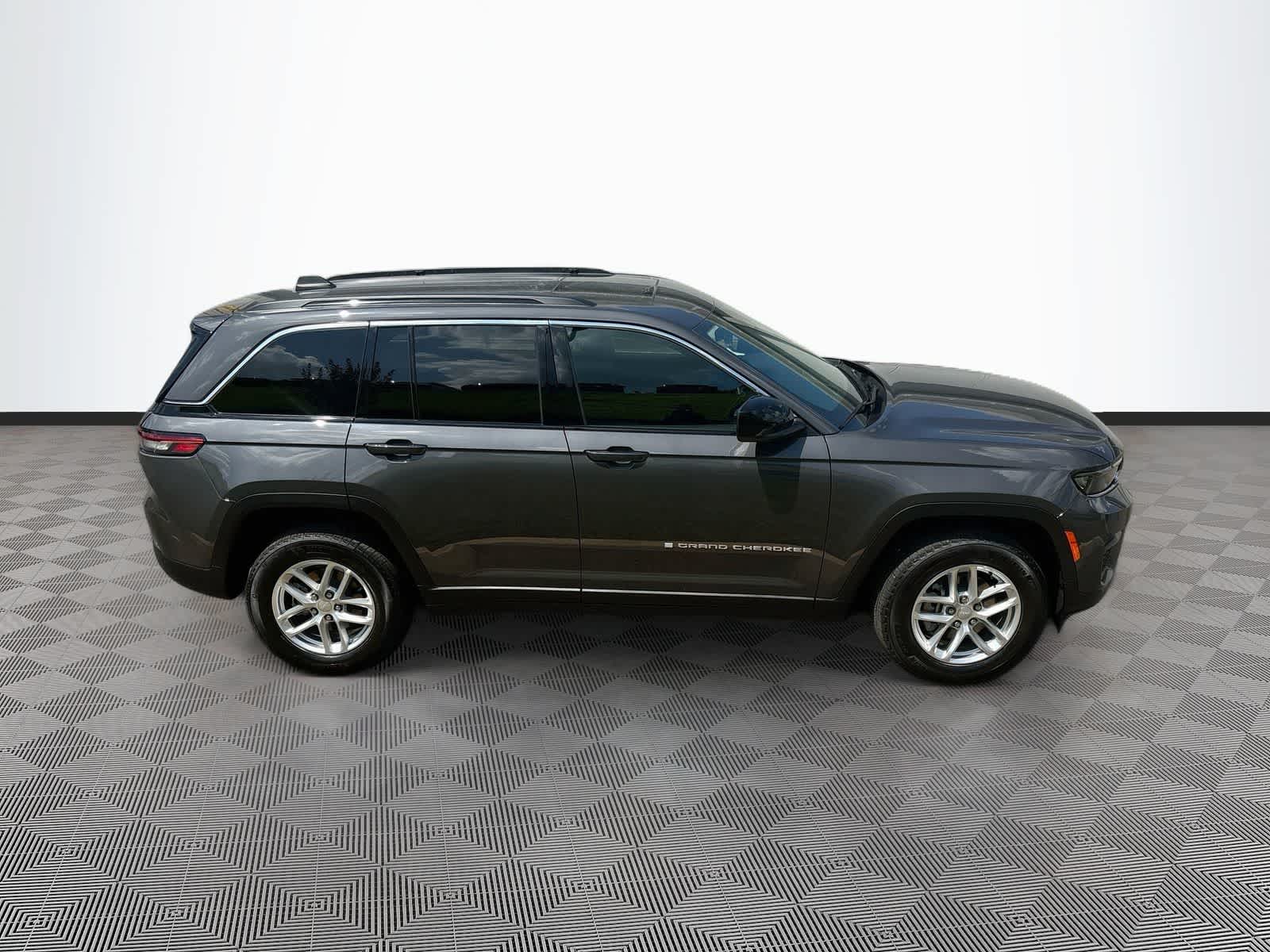 2026 Jeep Grand Cherokee GRAND CHEROKEE LAREDO X 4X4