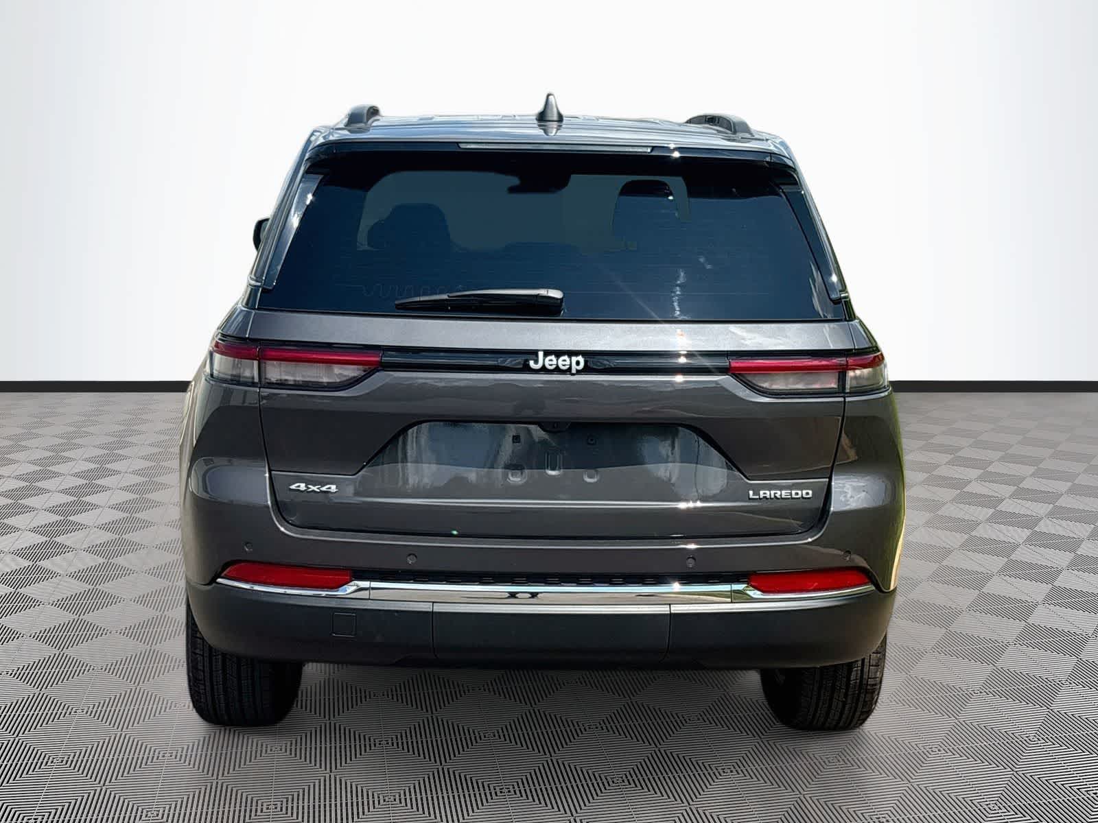 2026 Jeep Grand Cherokee GRAND CHEROKEE LAREDO X 4X4