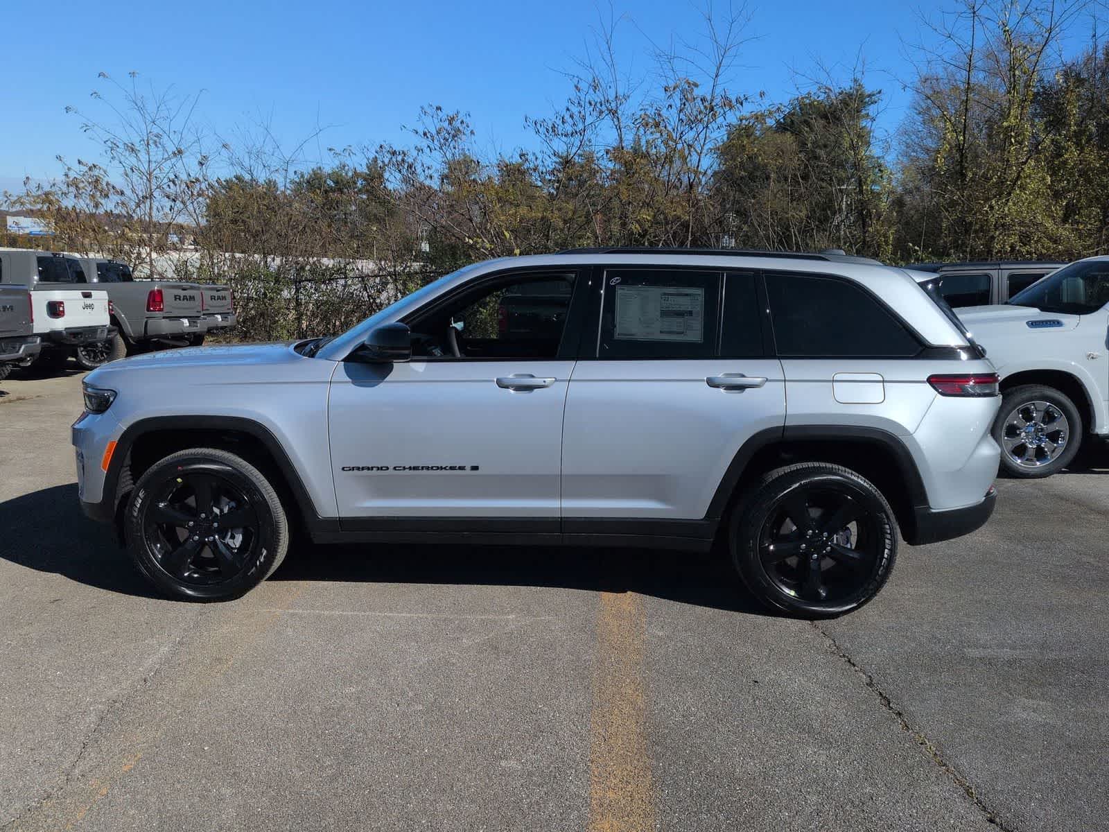 2025 Jeep Grand Cherokee GRAND CHEROKEE ALTITUDE X 4X4