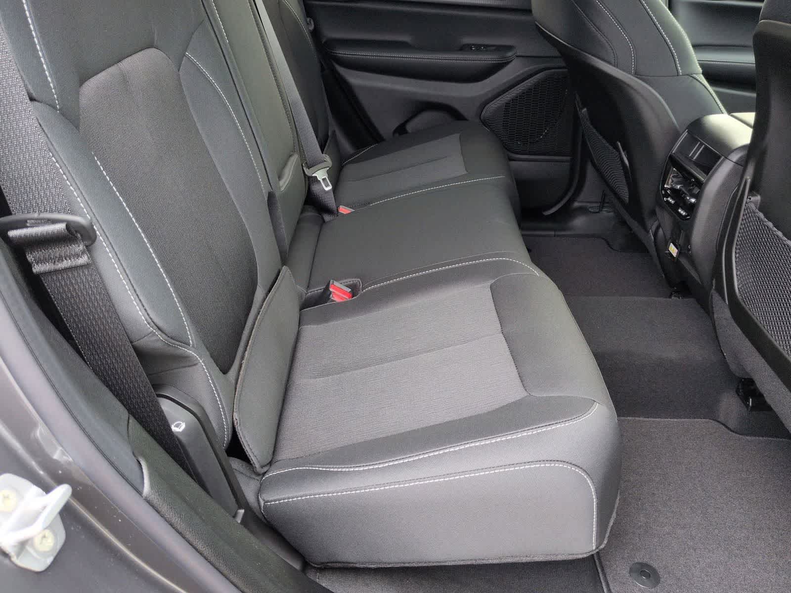 2026 Jeep Grand Cherokee GRAND CHEROKEE LAREDO X 4X4