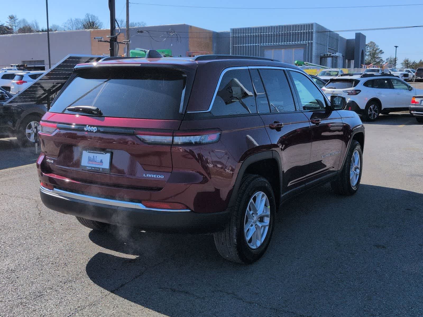 2026 Jeep Grand Cherokee GRAND CHEROKEE LAREDO X 4X4