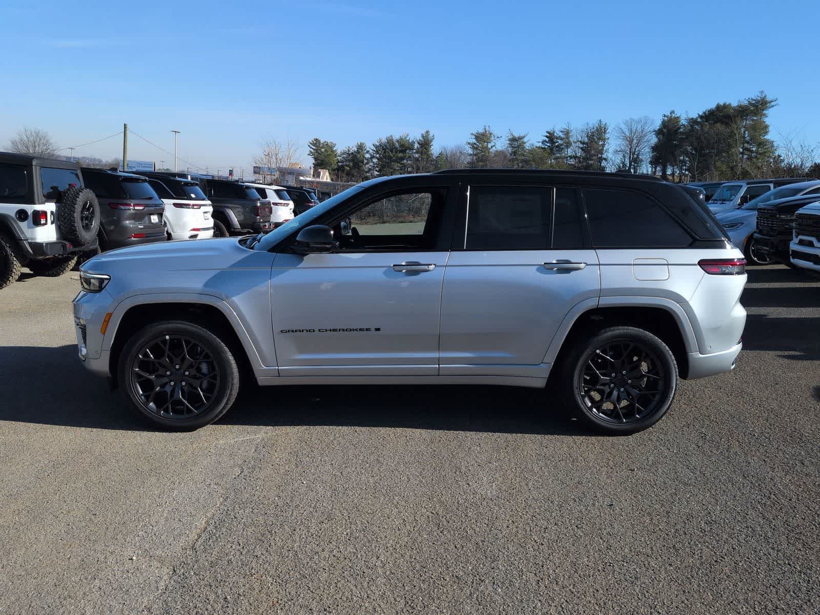 2025 Jeep Grand Cherokee GRAND CHEROKEE SUMMIT 4X4