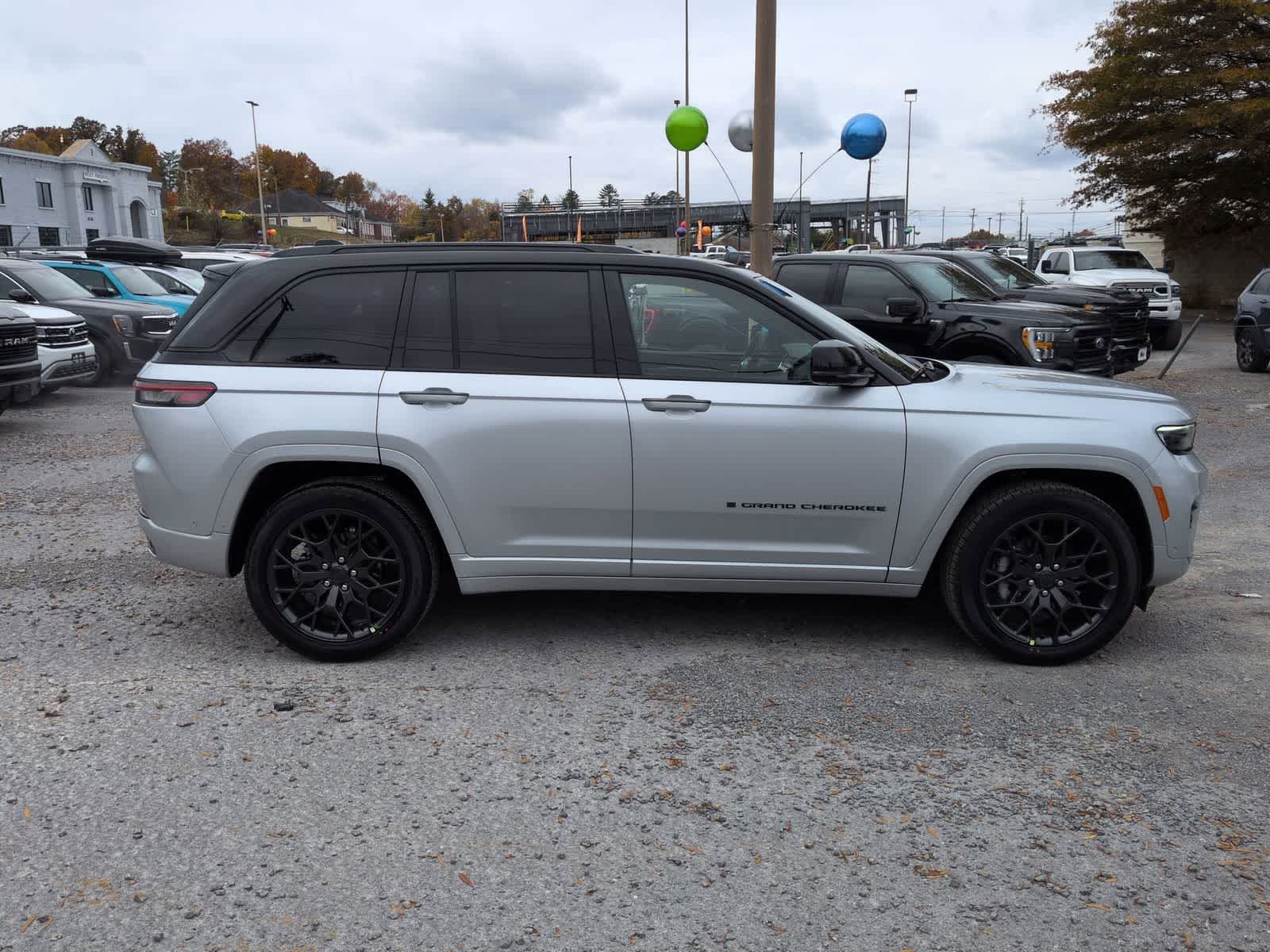 2025 Jeep Grand Cherokee GRAND CHEROKEE SUMMIT 4X4