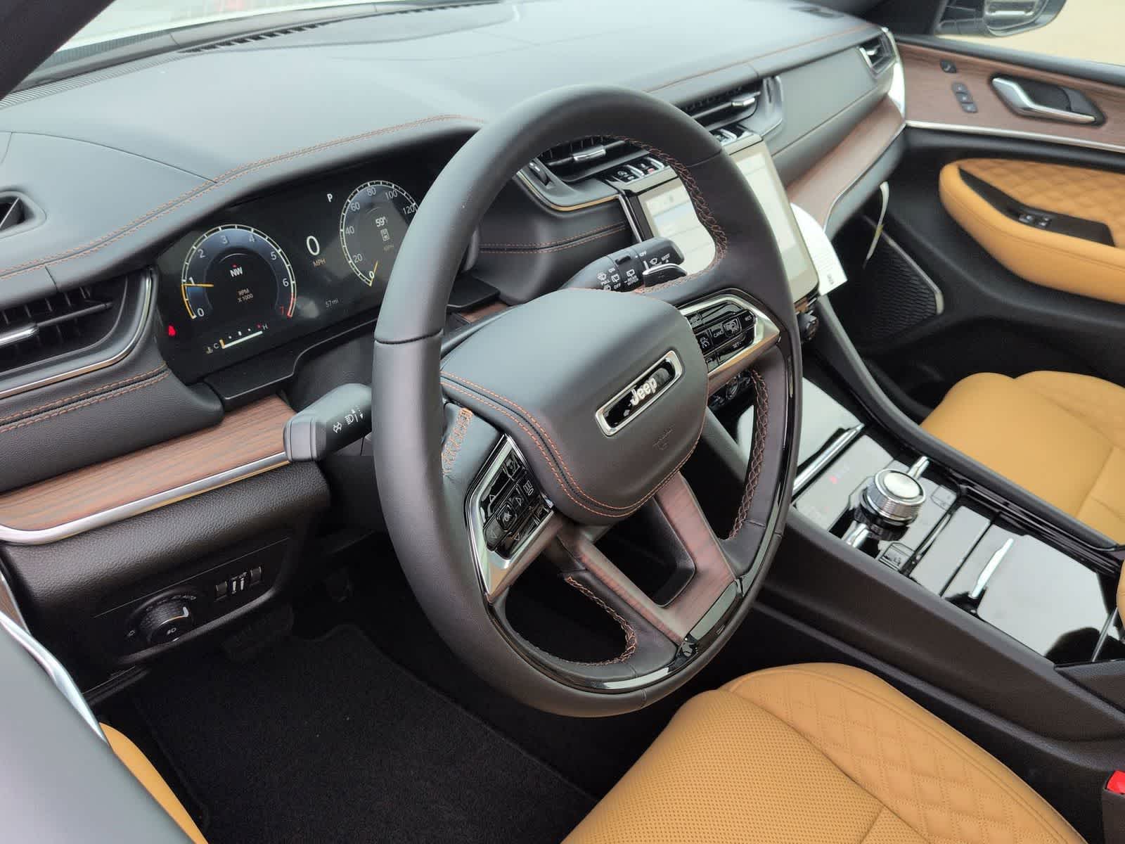 2025 Jeep Grand Cherokee GRAND CHEROKEE SUMMIT 4X4