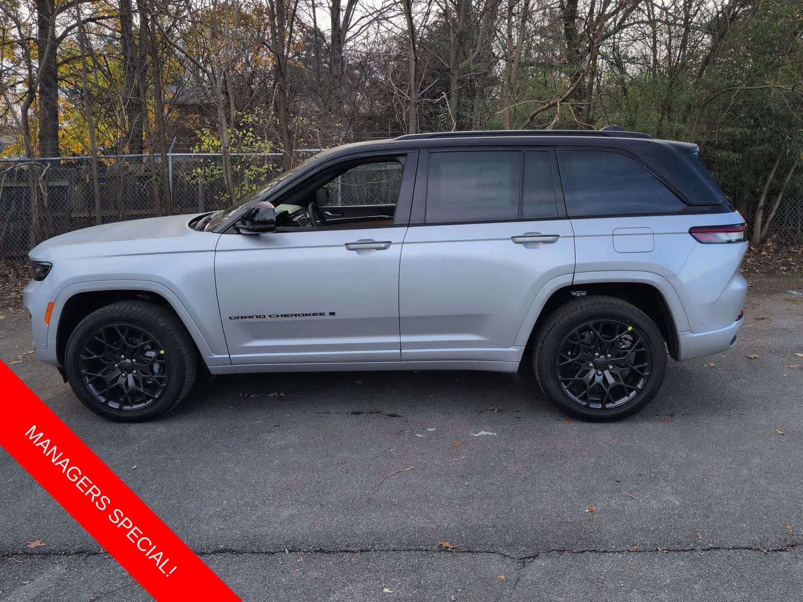 2025 Jeep Grand Cherokee GRAND CHEROKEE SUMMIT 4X4