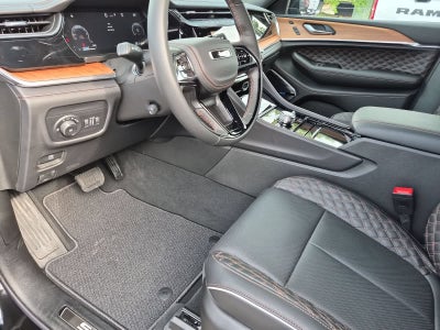 2026 Jeep Grand Cherokee GRAND CHEROKEE SUMMIT 4X4