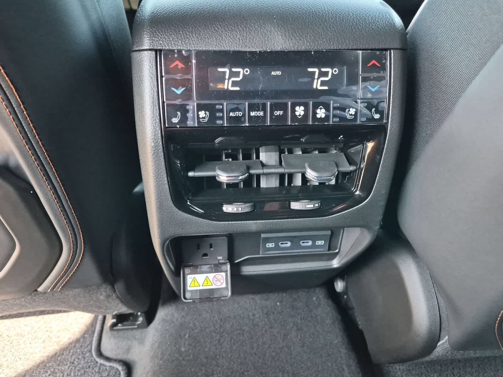 2026 Jeep Grand Cherokee GRAND CHEROKEE SUMMIT 4X4