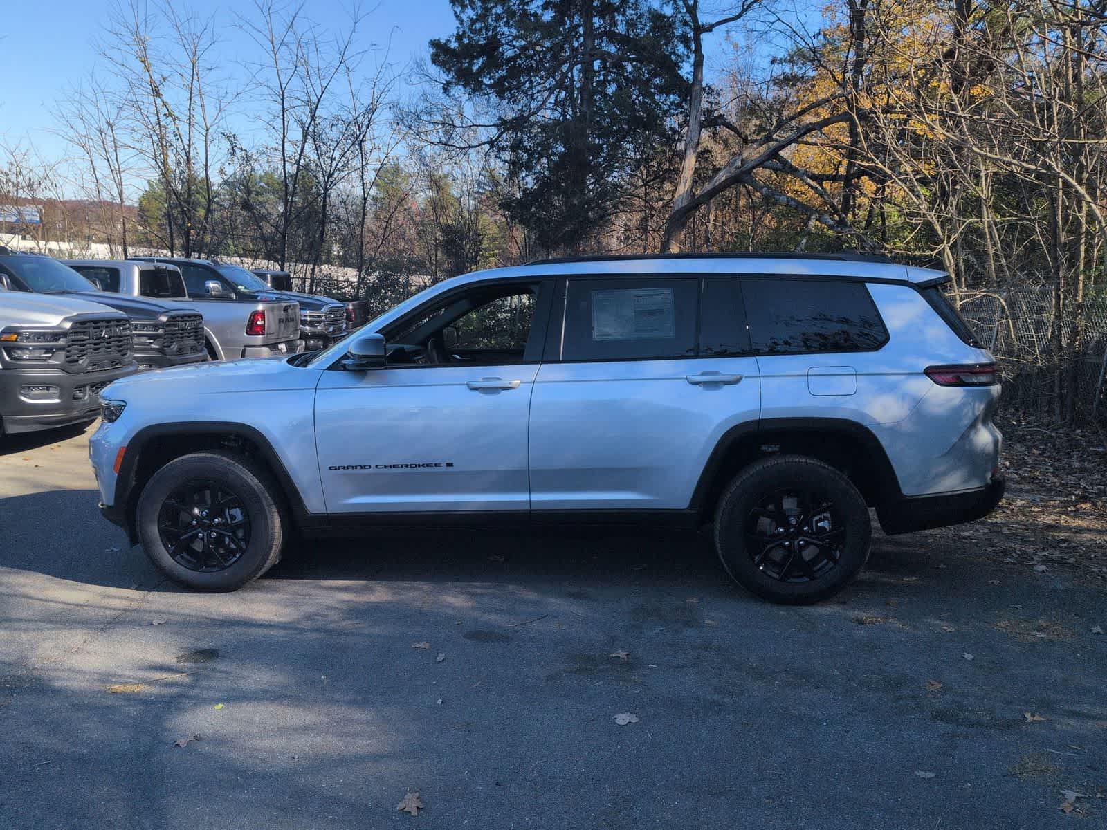 2025 Jeep Grand Cherokee GRAND CHEROKEE L ALTITUDE 4X4