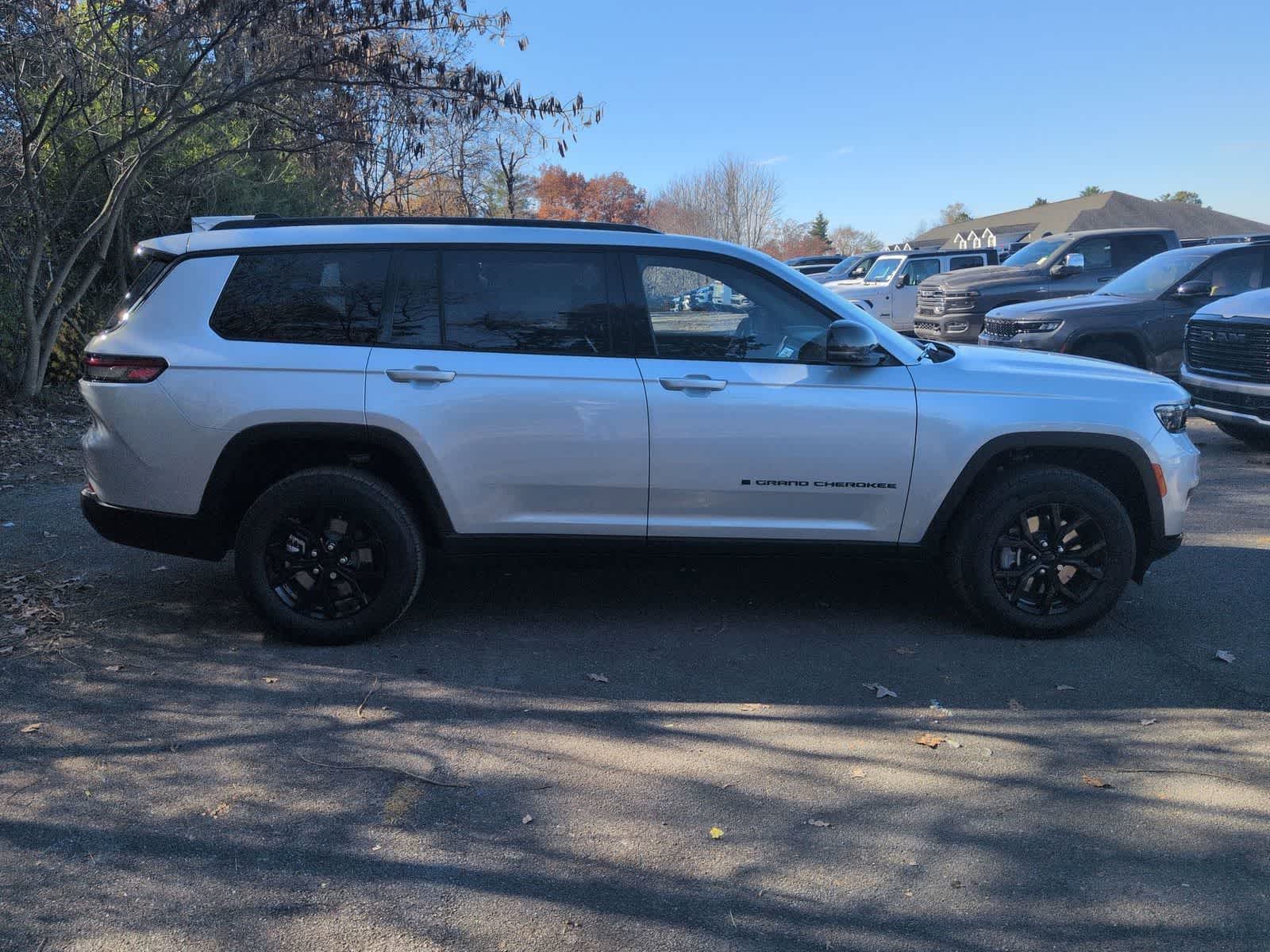 2025 Jeep Grand Cherokee GRAND CHEROKEE L ALTITUDE 4X4