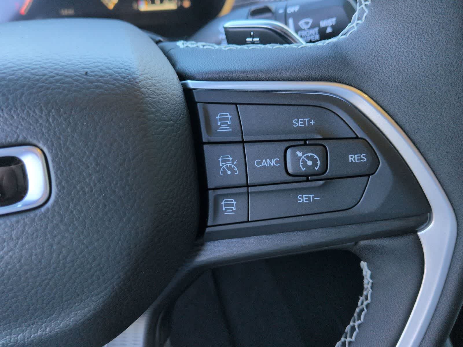 2025 Jeep Grand Cherokee GRAND CHEROKEE L LAREDO X 4X4