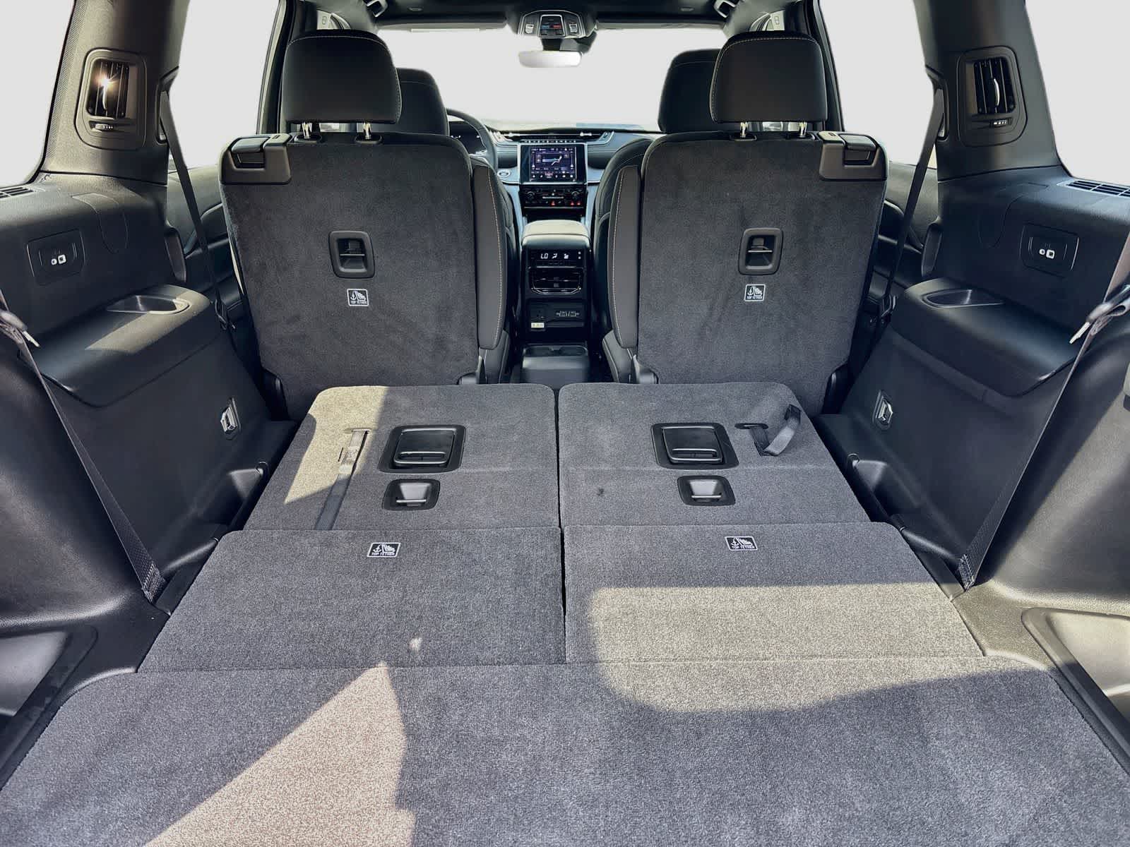 2026 Jeep Grand Cherokee GRAND CHEROKEE L LAREDO X 4X4