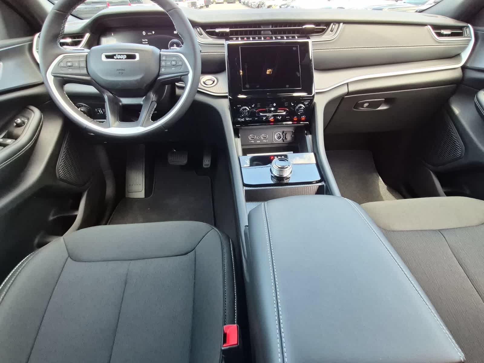 2026 Jeep Grand Cherokee GRAND CHEROKEE L LAREDO X 4X4