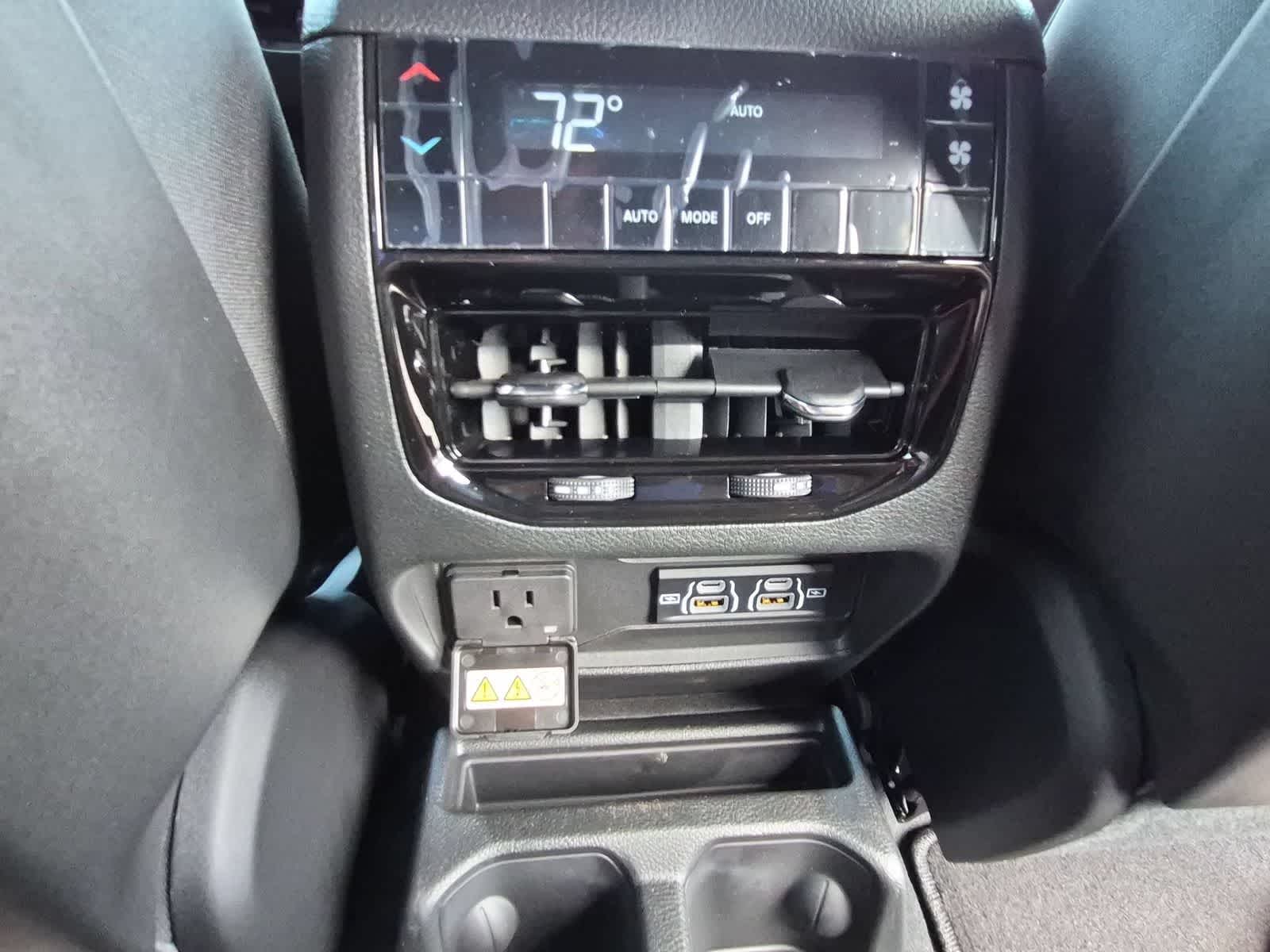 2026 Jeep Grand Cherokee GRAND CHEROKEE L LAREDO X 4X4