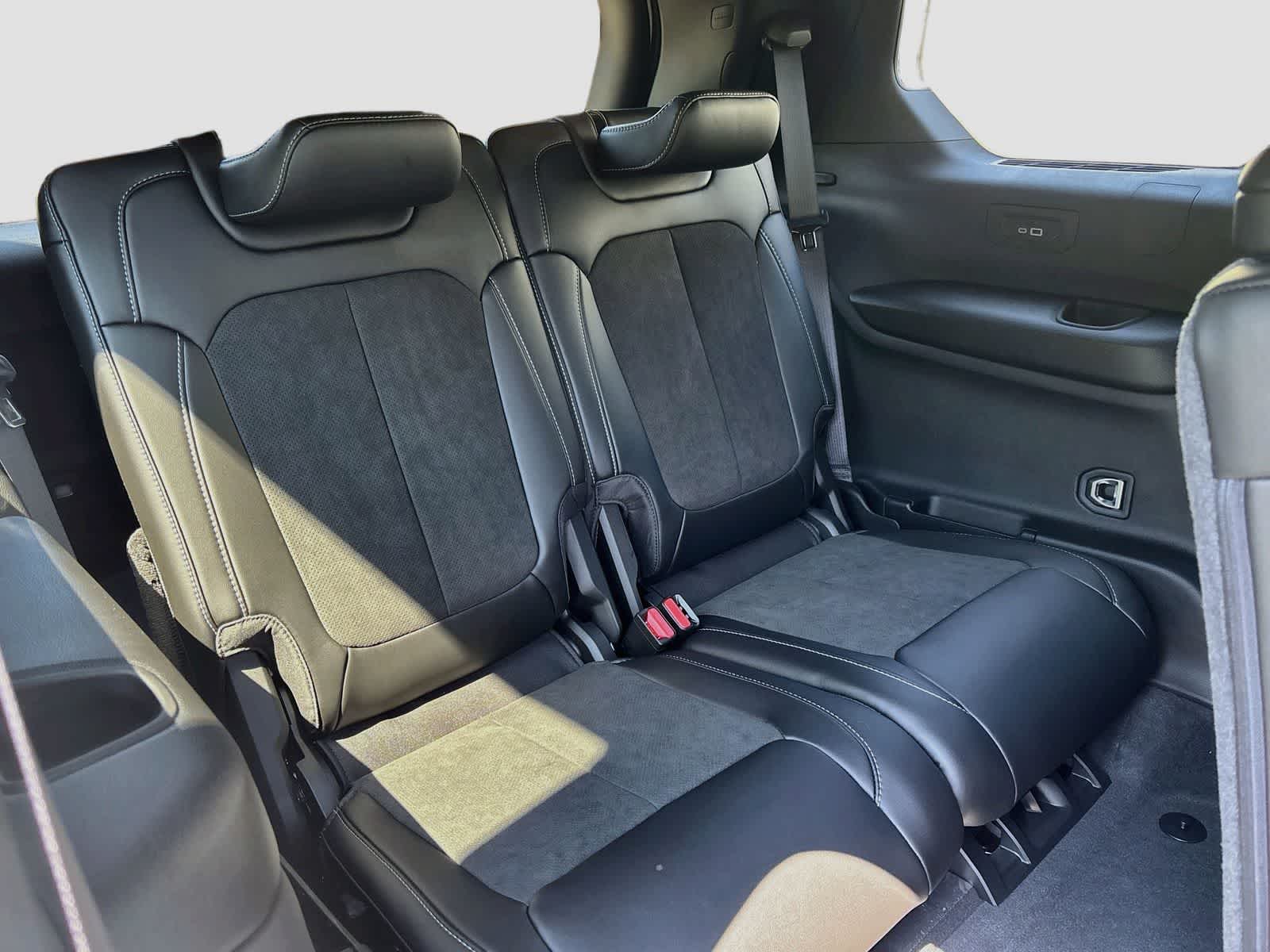 2026 Jeep Grand Cherokee GRAND CHEROKEE L LAREDO ALTITUDE 4X4