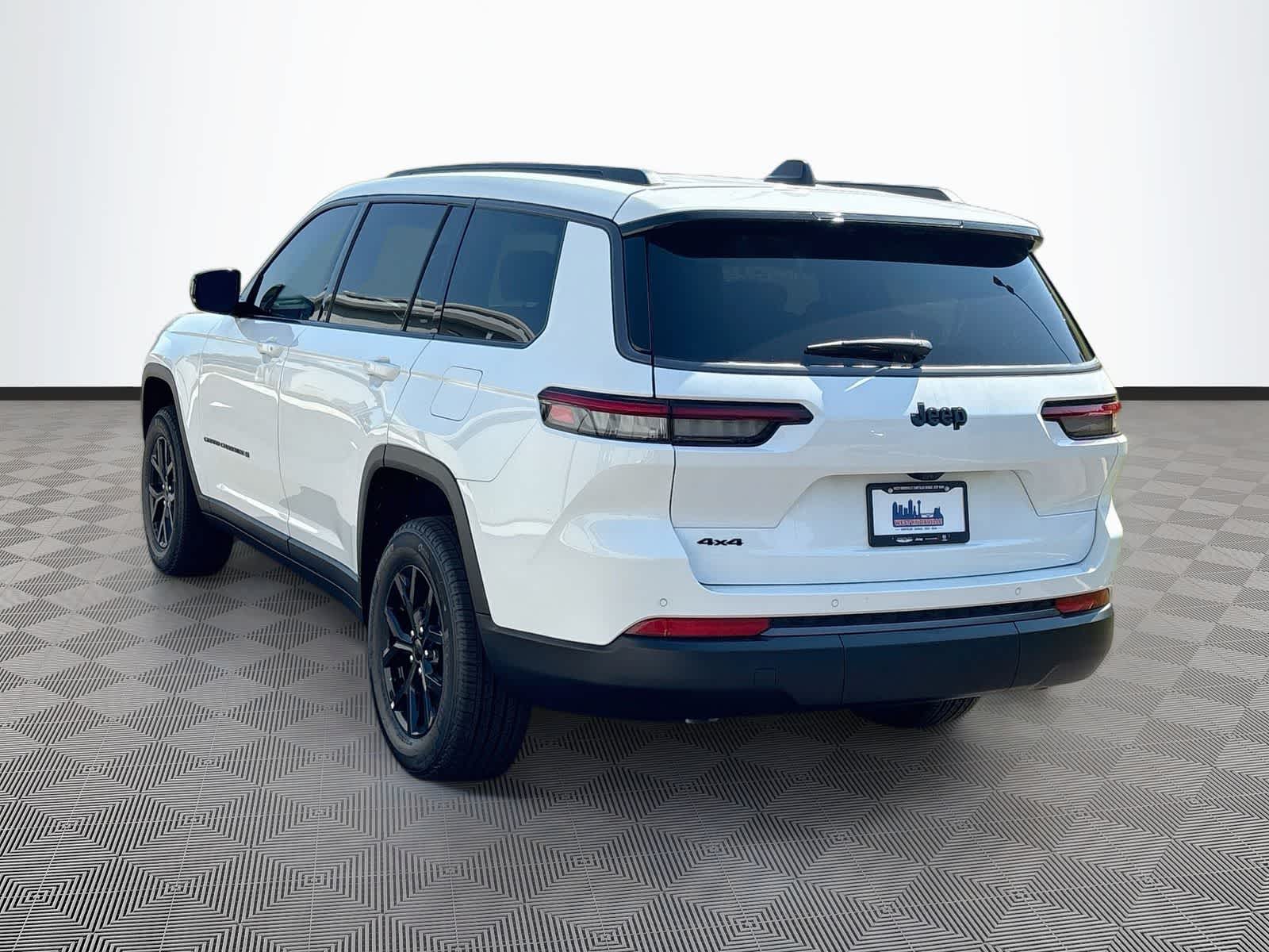 2026 Jeep Grand Cherokee GRAND CHEROKEE L LAREDO ALTITUDE 4X4