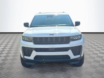2027 Jeep Grand Cherokee Laredo Altitude
