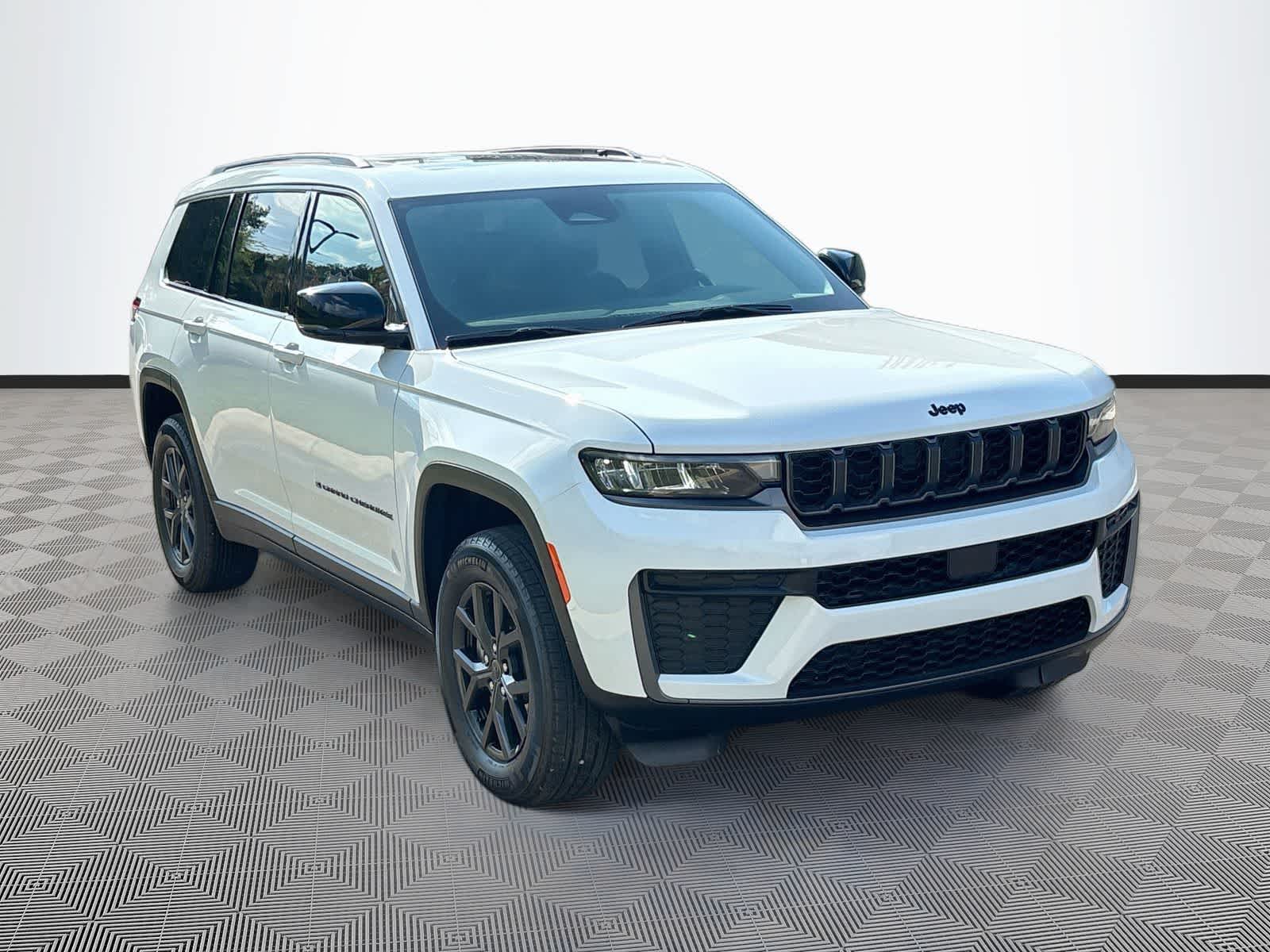 2027 Jeep Grand Cherokee Laredo Altitude