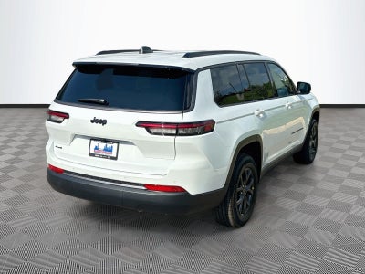 2027 Jeep Grand Cherokee Laredo Altitude