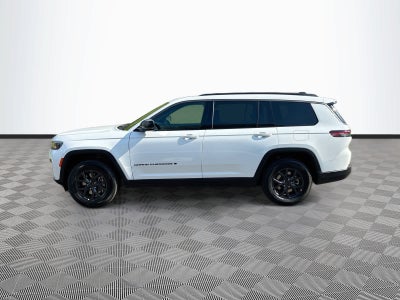 2027 Jeep Grand Cherokee Laredo Altitude