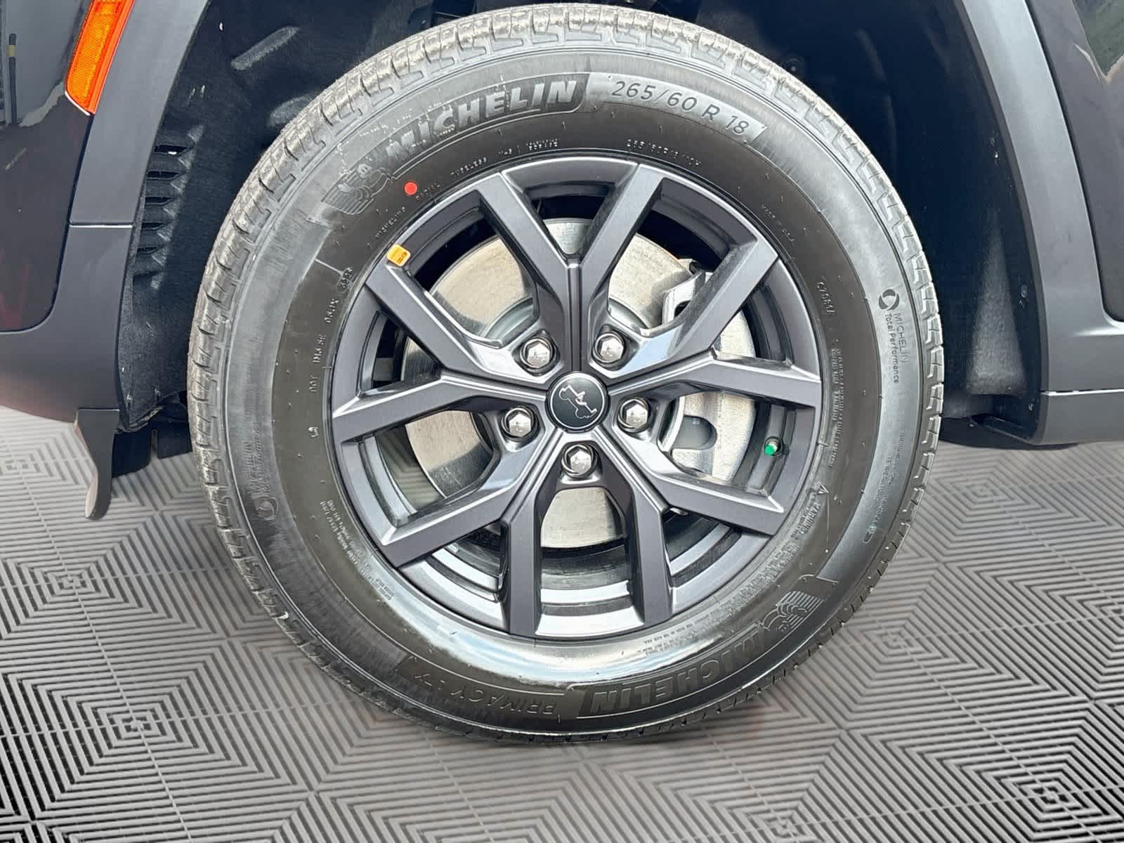 2027 Jeep Grand Cherokee GRAND CHEROKEE L LAREDO ALTITUDE 4X4