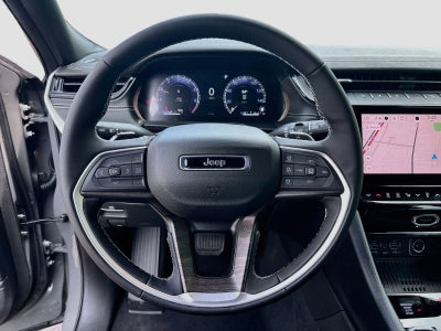 2027 Jeep Grand Cherokee Laredo Altitude