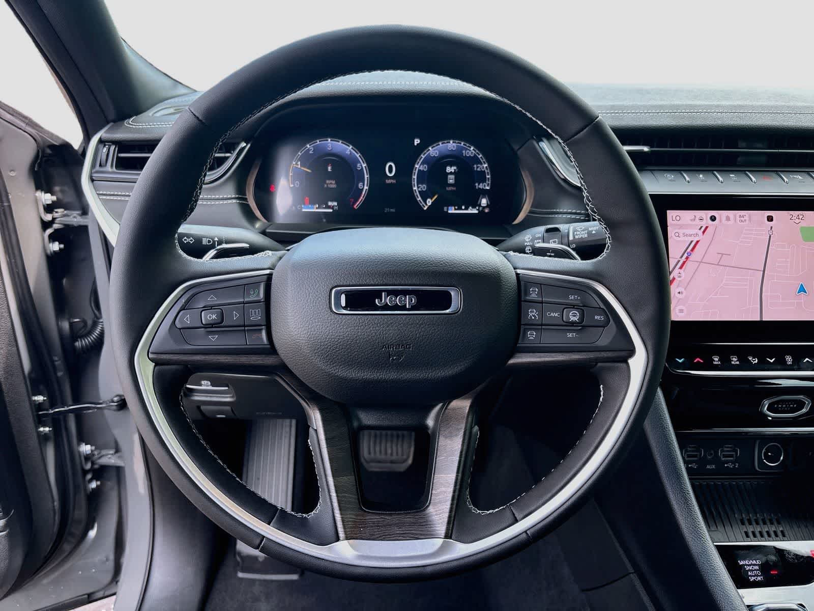 2027 Jeep Grand Cherokee Laredo Altitude