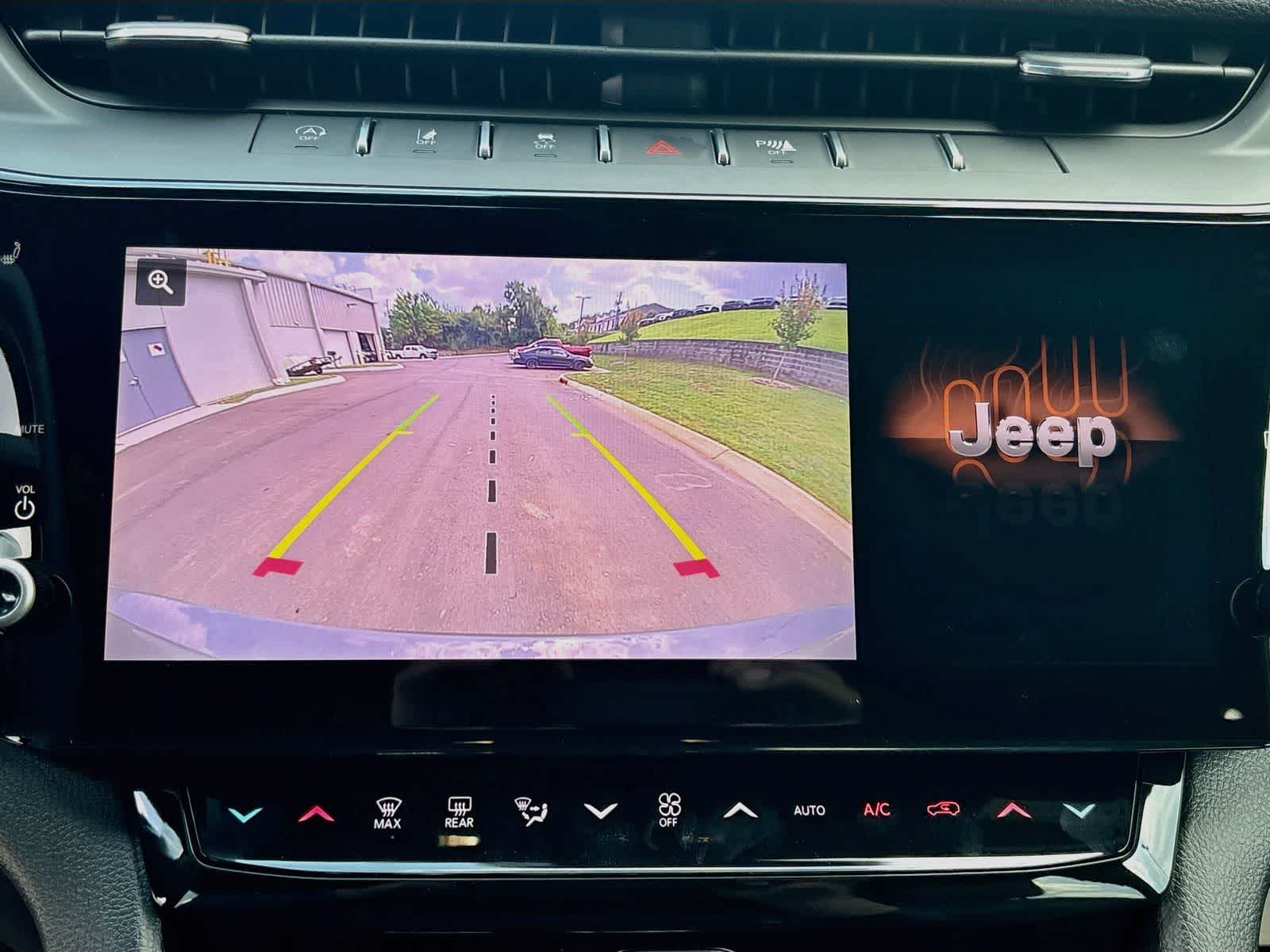 2027 Jeep Grand Cherokee Laredo Altitude