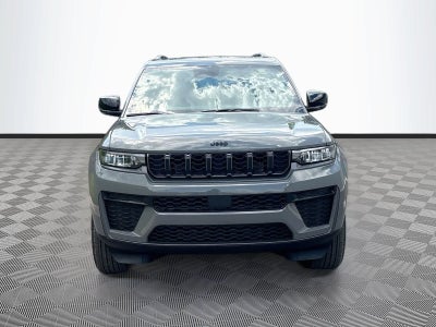 2027 Jeep Grand Cherokee Laredo Altitude