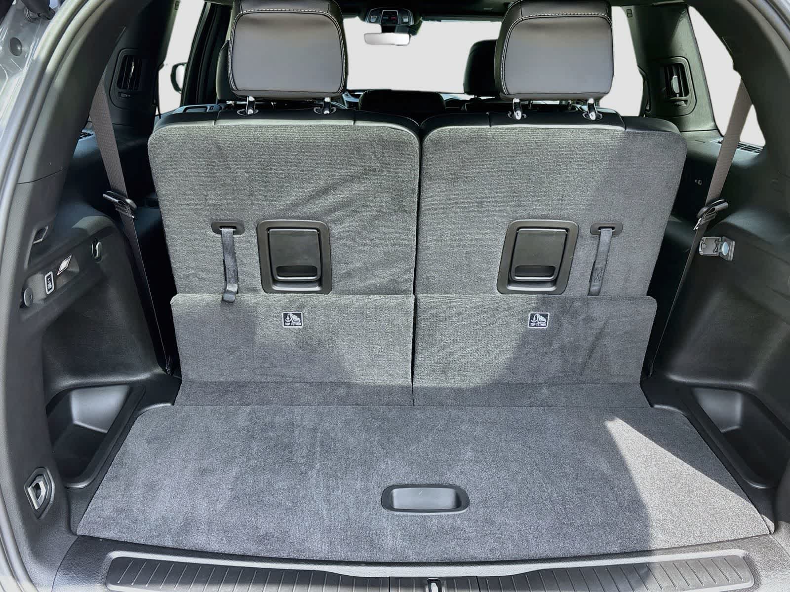 2027 Jeep Grand Cherokee Laredo Altitude