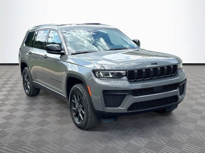 2027 Jeep Grand Cherokee Laredo Altitude