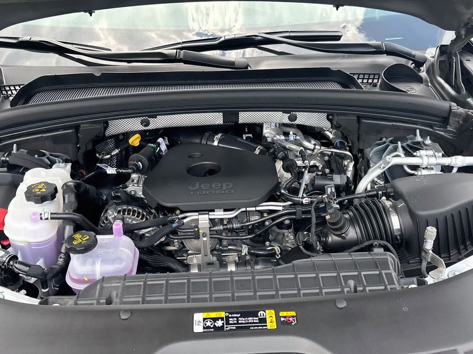 2027 Jeep Grand Cherokee Laredo Altitude