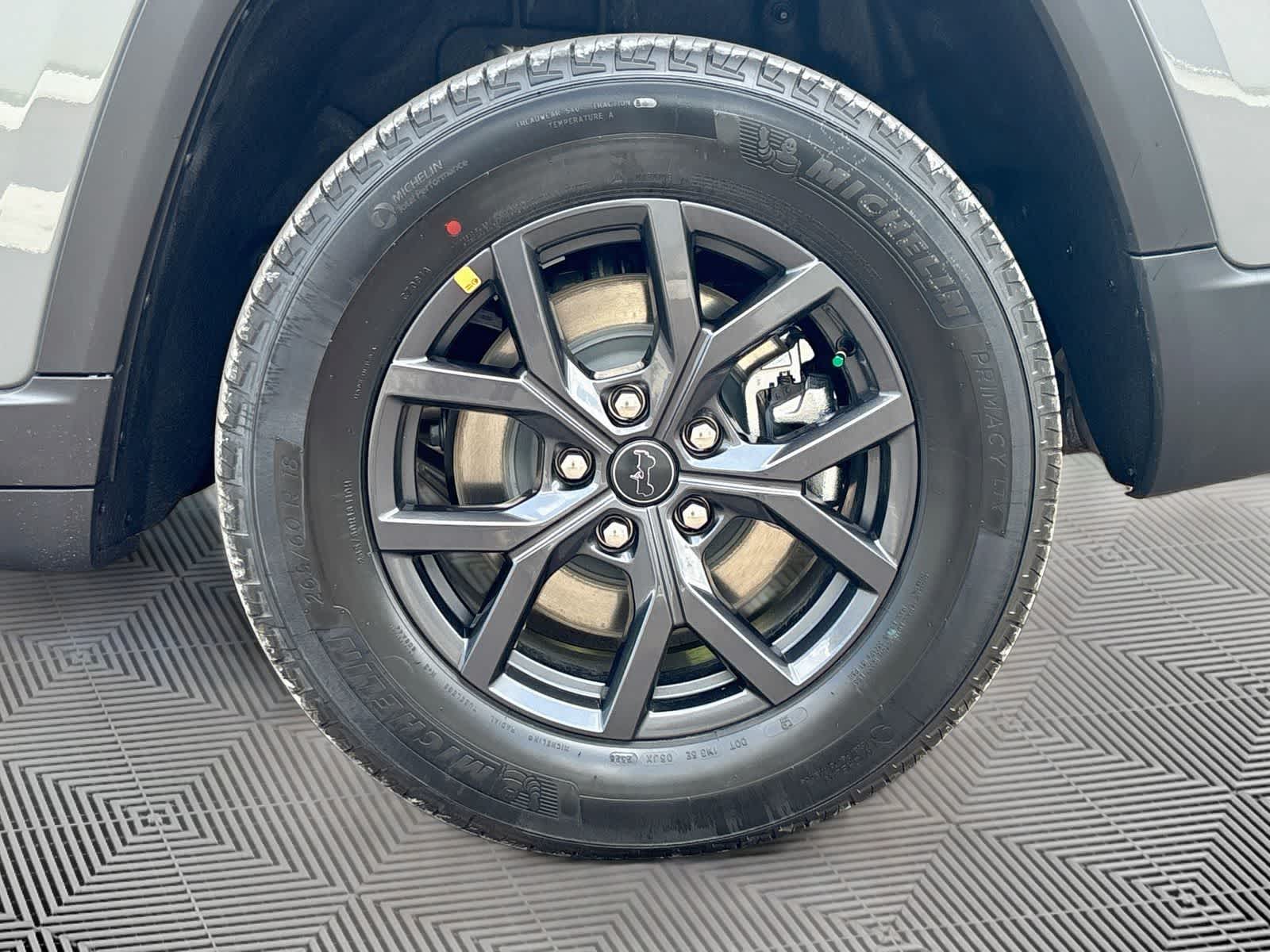 2027 Jeep Grand Cherokee Laredo Altitude