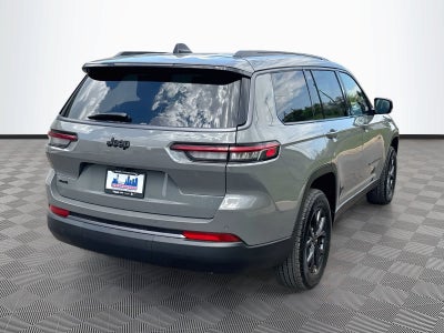 2027 Jeep Grand Cherokee Laredo Altitude