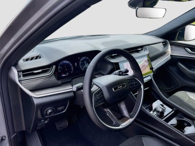 2027 Jeep Grand Cherokee Laredo Altitude