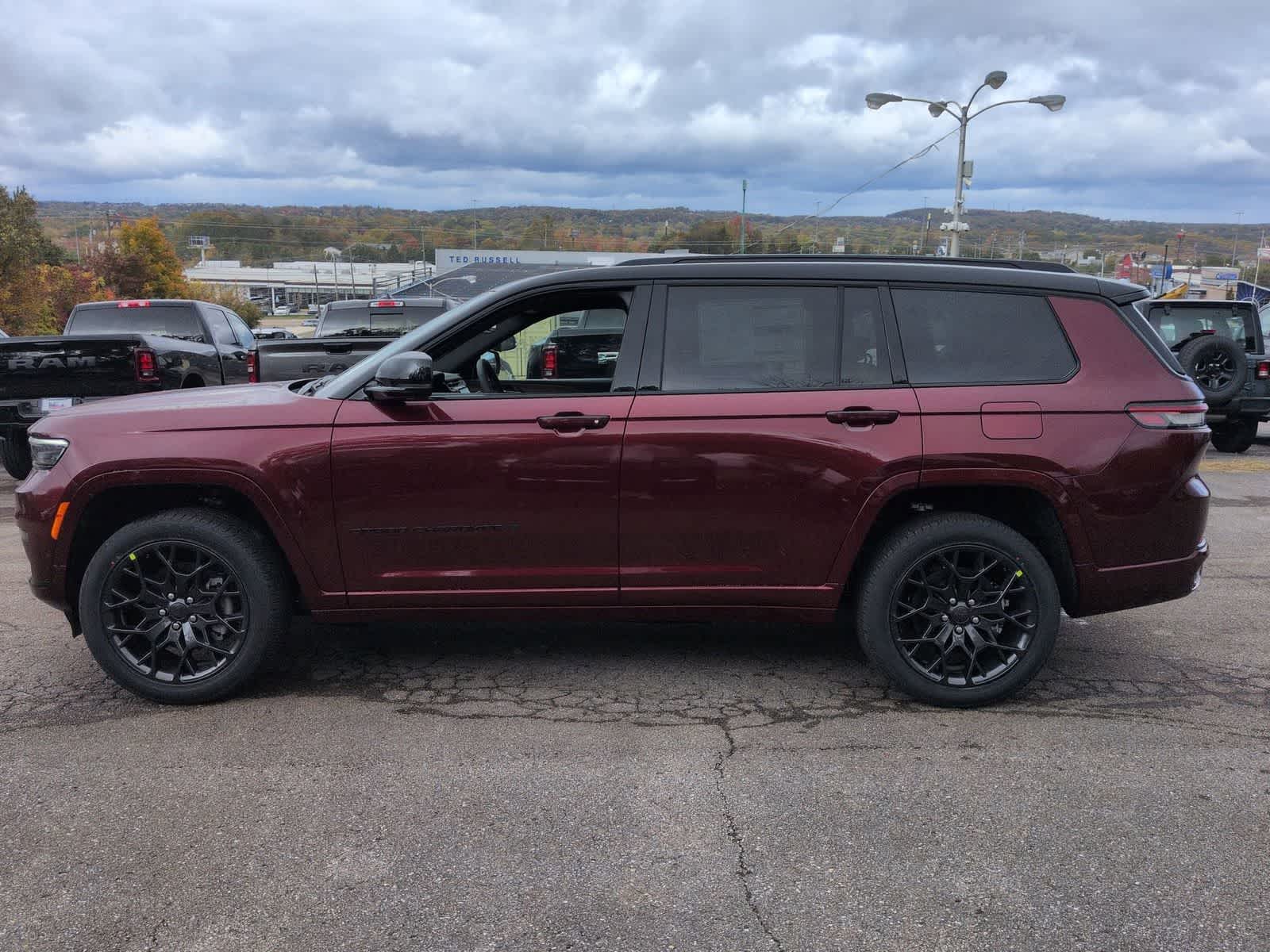 2025 Jeep Grand Cherokee GRAND CHEROKEE L SUMMIT 4X4