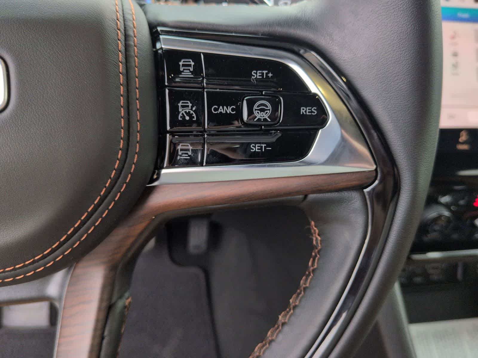 2025 Jeep Grand Cherokee GRAND CHEROKEE L SUMMIT 4X4