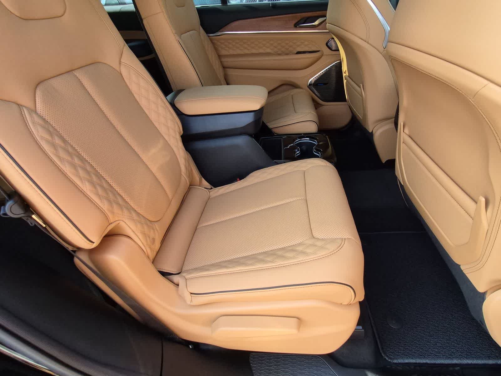 2026 Jeep Grand Cherokee GRAND CHEROKEE L SUMMIT 4X4