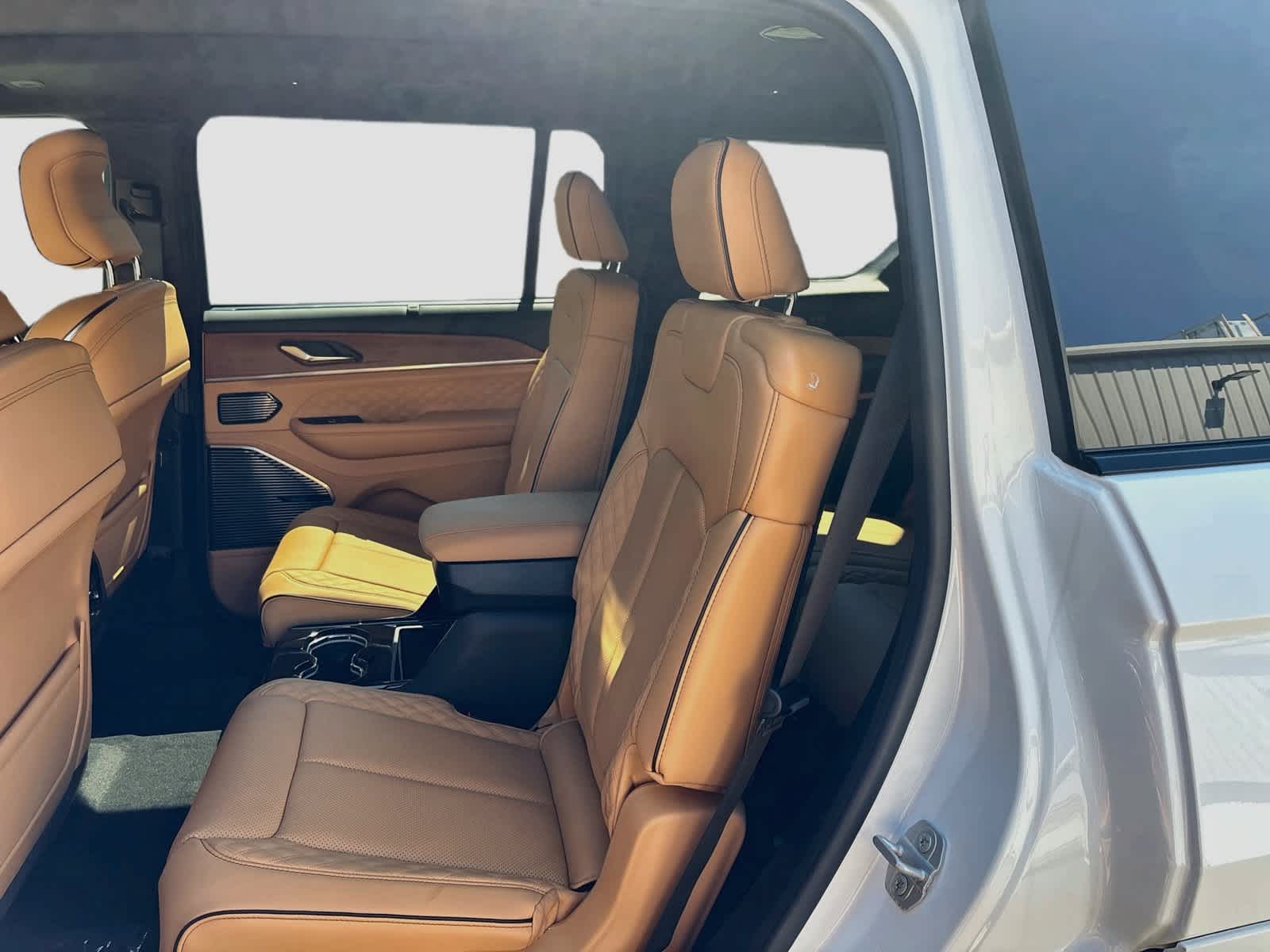 2027 Jeep Grand Cherokee GRAND CHEROKEE L SUMMIT 4X4