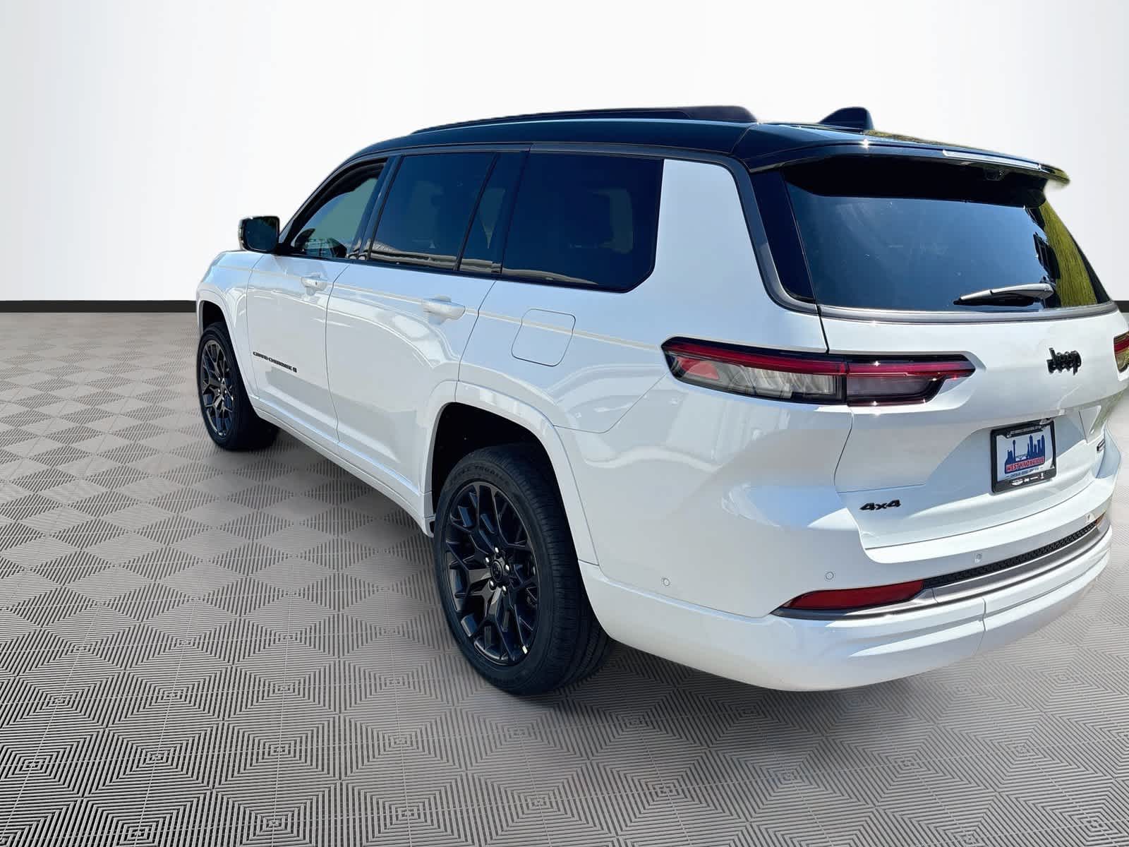 2027 Jeep Grand Cherokee GRAND CHEROKEE L SUMMIT 4X4