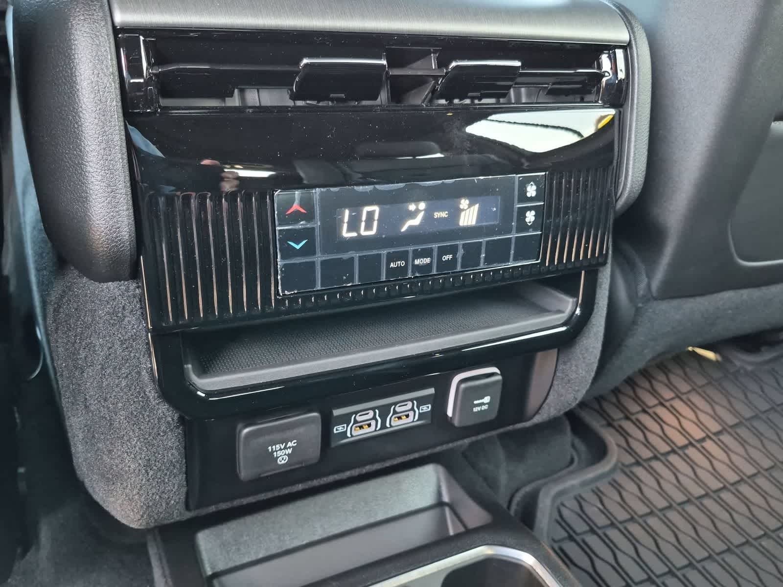 2026 Jeep Grand Wagoneer GRAND WAGONEER UPLAND 4X4