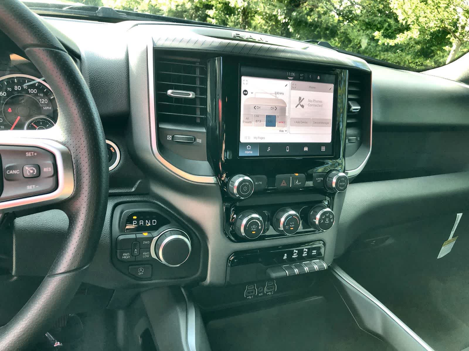 2026 RAM 1500 Express Crew Cab 4x4 5'7' Box