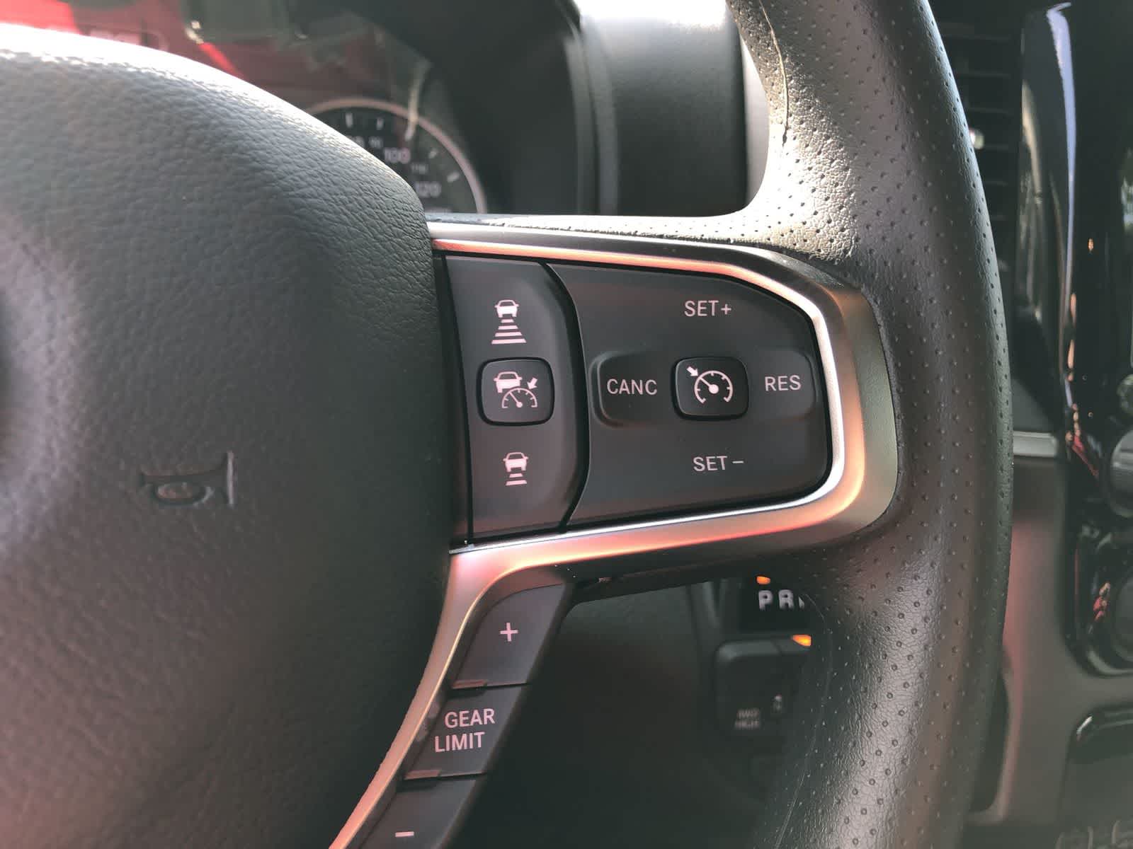 2026 RAM 1500 Express Crew Cab 4x4 5'7' Box