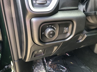 2026 RAM 1500 Express Crew Cab 4x4 5'7' Box