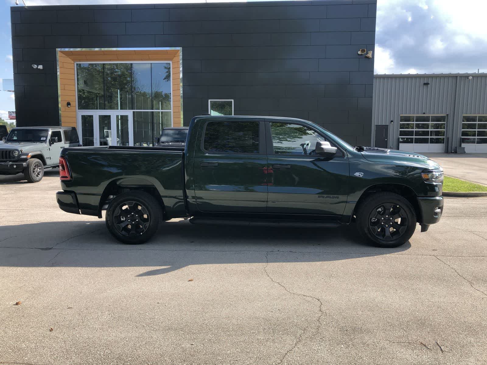 2026 RAM 1500 Express Crew Cab 4x4 5'7' Box