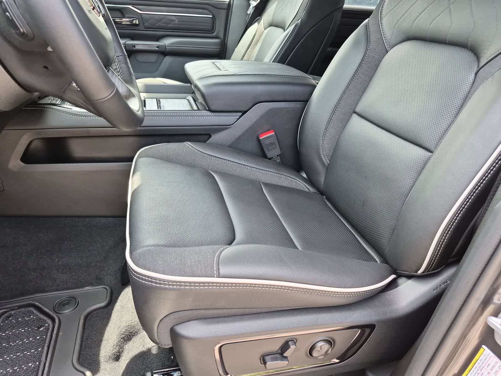 2026 RAM 1500 RAM 1500 LIMITED CREW CAB 4X4 5'7' BOX