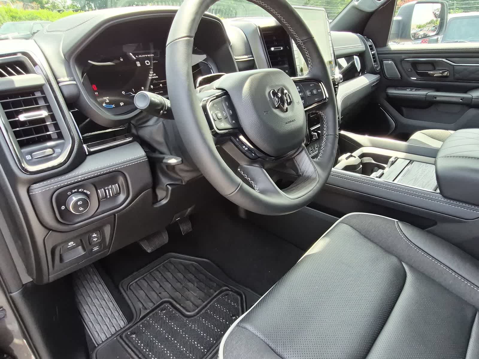 2026 RAM 1500 RAM 1500 LIMITED CREW CAB 4X4 5'7' BOX