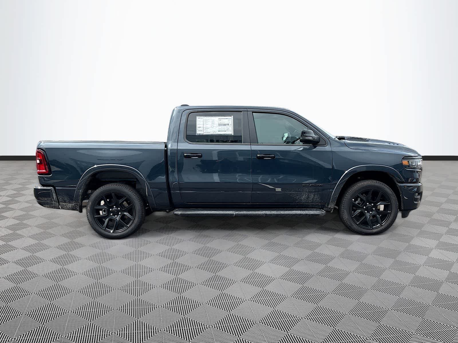 2026 RAM 1500 RAM 1500 LARAMIE CREW CAB 4X4 5'7' BOX