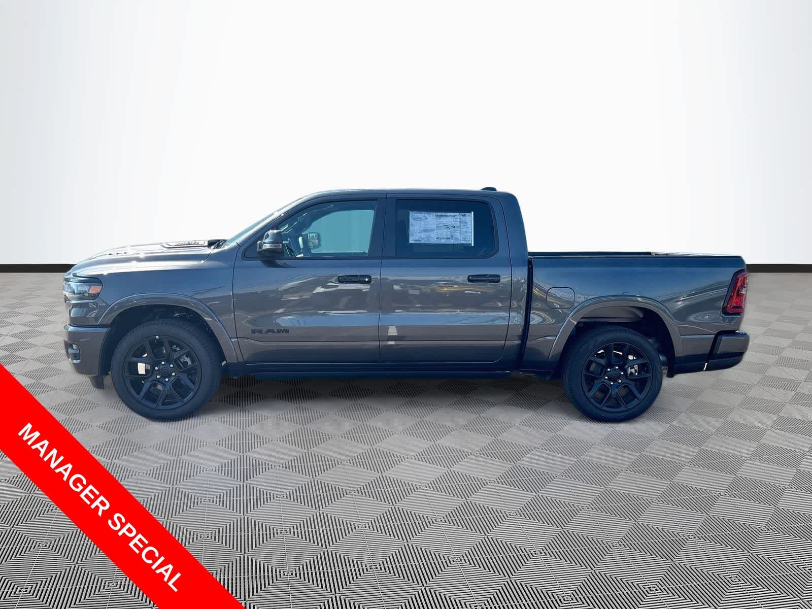 2026 RAM 1500 RAM 1500 LARAMIE CREW CAB 4X4 5'7' BOX