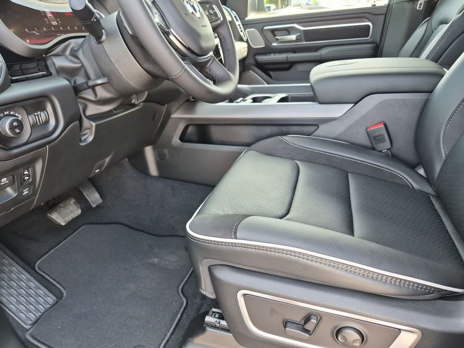 2026 RAM 1500 RAM 1500 LARAMIE CREW CAB 4X4 5'7' BOX
